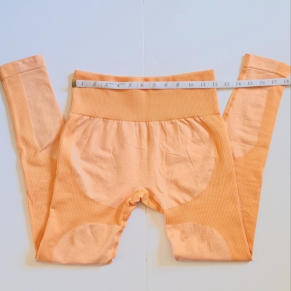 Seamless Leggings - Picture 2 of 6